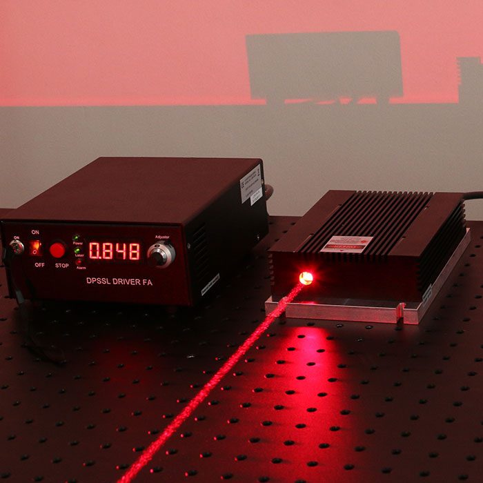 633±1nm 8000mW 赤い ダイオードレーザー ハイパワー レーザーシステム